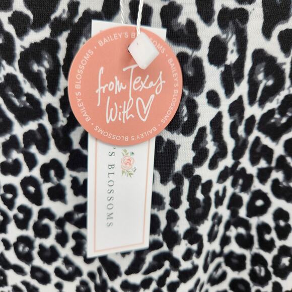 Bailey's Blossoms Women's Large Long Sleeve Animal Print T-Shirt Black White NWT - Picture 4 of 5